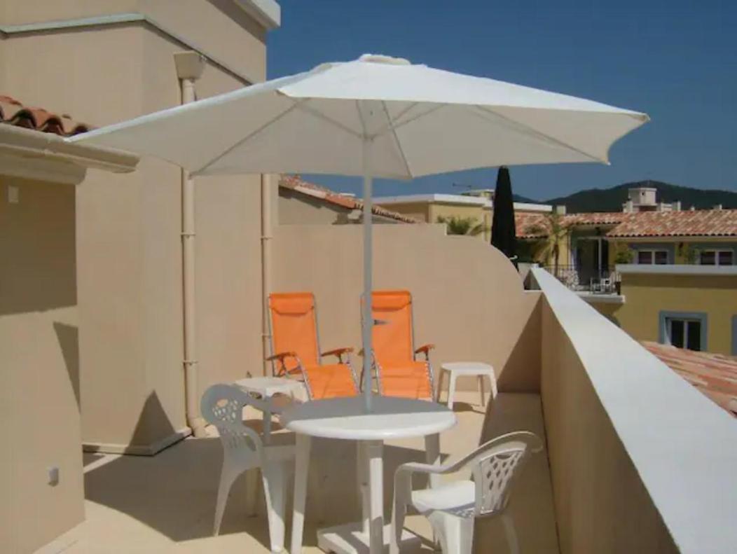 Casa Del Mar - Beautiful Two Bedroom Penthouse Apartment Sainte-Maxime Kültér fotó